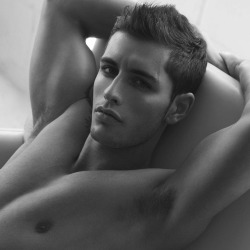 hotmales-n-stuff:  follow Hot Males ‘n