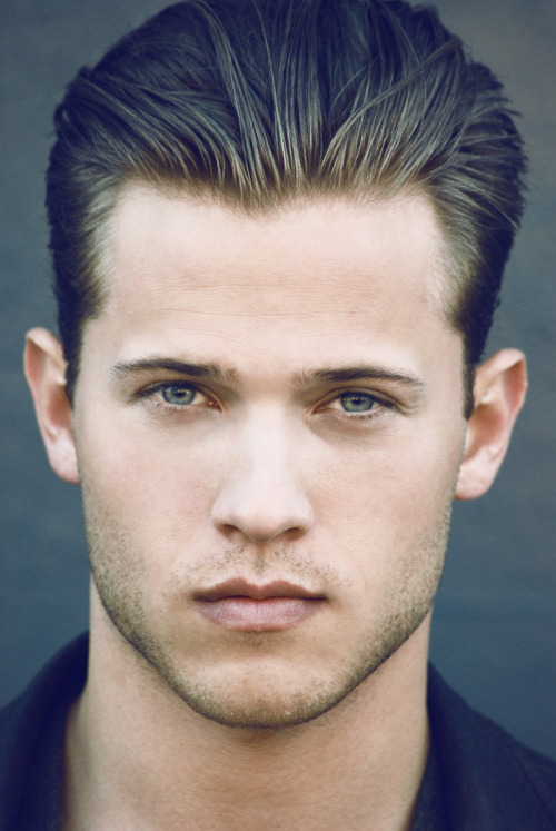 awesomecapslock2:  Wyatt Nash as Christopher in Flowers in the Wind