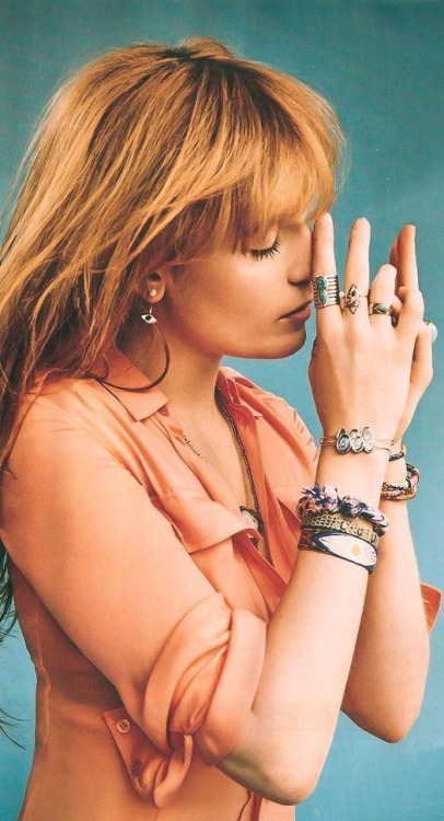 Porn Pics ageotropic:  I swear… Florence Welch must