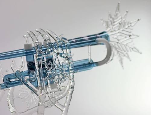 smotpoke:Etai Rahmil x Phil Siegel“Winter Trumpet”High End Glass Blog 