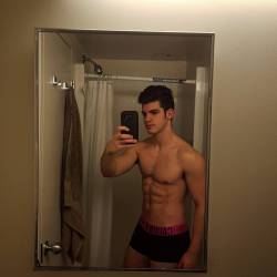 insta-guys:  @chadreeh8