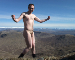 nudiarist:  another nude hike! 