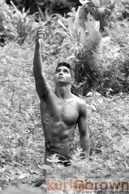 dem-kane-tho:  agentjr7:  aworldofmenz:  A World of Menz  How many fucking abs does