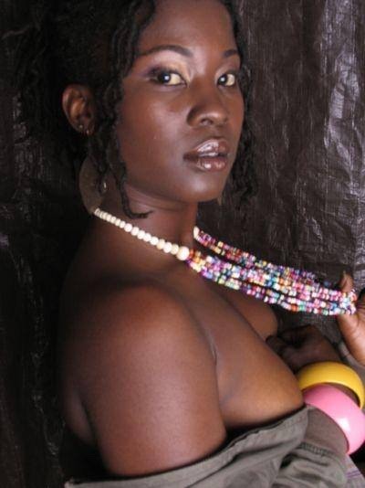 Très belle ébène! Iam A Black King...