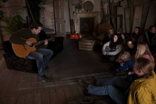 ren-walker:asgardian—angels:Simon playing guitar in 2x01bbcthreebbcamerica