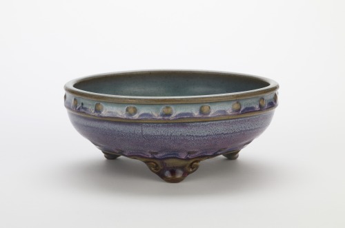 aleyma:  Jun ware bowl, made in China in the 14th-15th century (source).