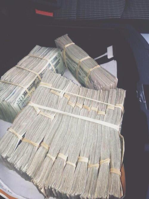 t-rust-nobod-y:   if u reblogged this then u should follow me cause i’m following back similar ;-)