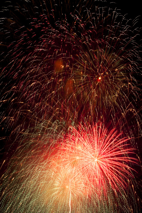 Tamagawa Fireworks Festival (via takasuii)