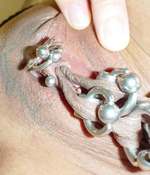 http://women-with-huge-labia-rings.tumblr.com/post/139115013729