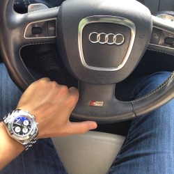 womw:  | LI in my mom’s Audi S5 haha! Breitling Chronomat 44 | by anthony_koz_ from Instagram http://ift.tt/1ps2x1U 