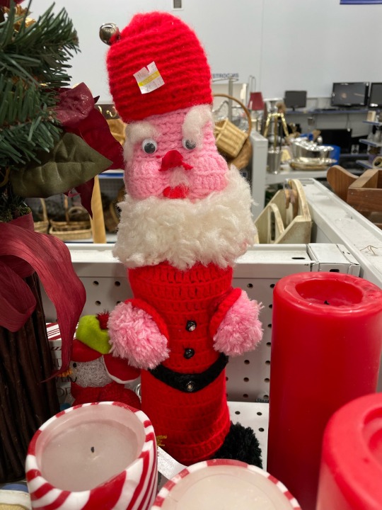 shiftythrifting:Shifty crocheted Santa