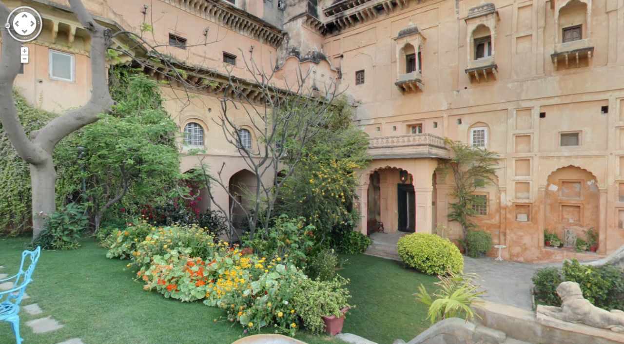 indiastreetview:  Neemrana Hill Fort (नीमराना किला) is a fort-palace