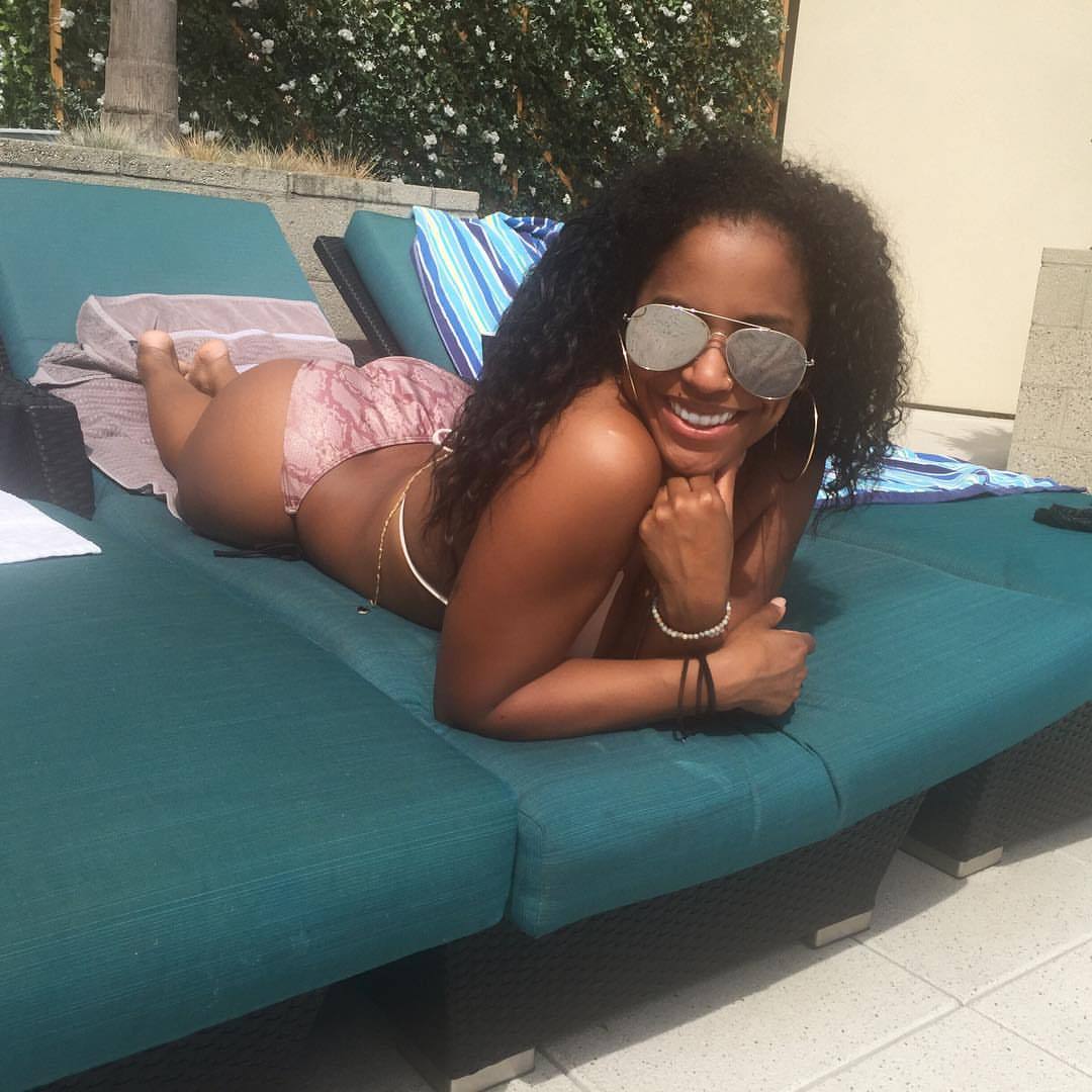 jaiking:  reggieslim-blog:  ratedthickent:  PULLIN OUT OR NAH?  You’re beautiful