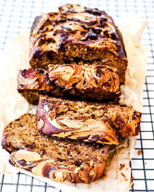 earthfulbliss:SALTED CARAMEL CHOC CHIP BANANA BREAD ANYONE?? Well you are in LUCKK because I have ju