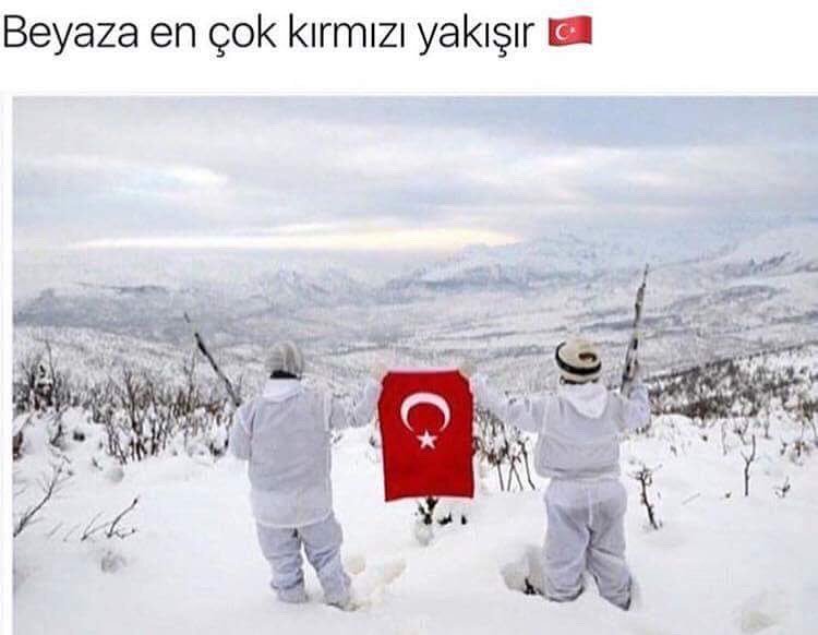 Beyaza en çok kırmızı yakışır