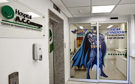 osuphantom:  eyan-j:  brain-food:  Hospital rebrands chemotherapy as DC-themed “superformula”