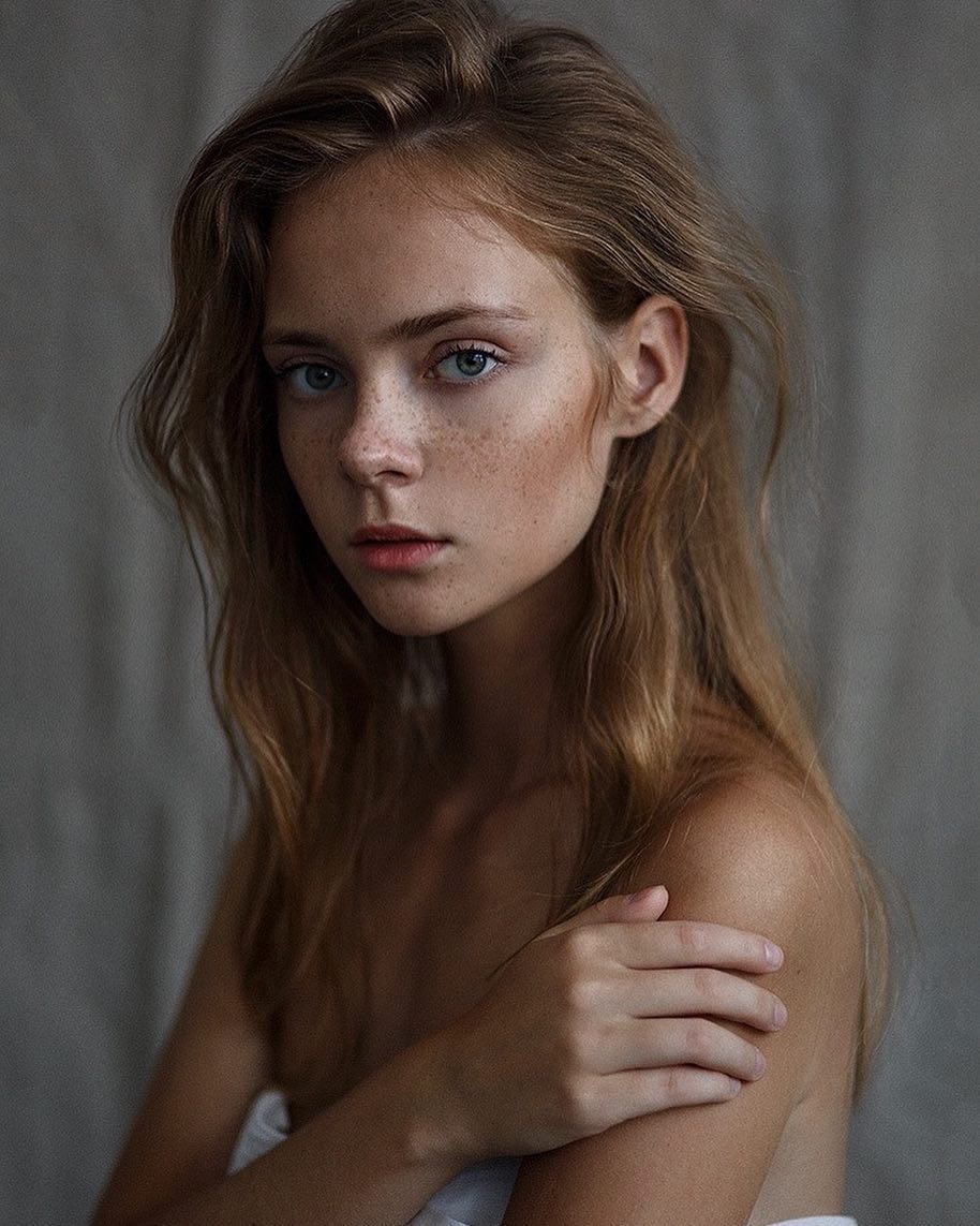 Faces to pause for