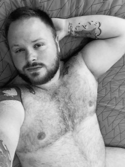 babybehr85:Long time no see, feeling a little lonely here. Wish I had someone to cuddle.