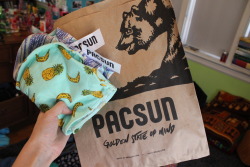 pornflak3s:  abi-canon:  got 2 bandeaus for ű today at pacsun (:  &lt;3 