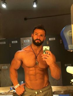 myfavoritemusclemen:  Mustafa Yildiz