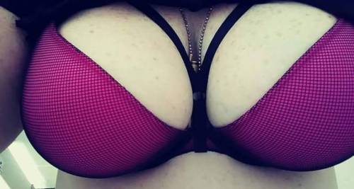Titties Tuesday#tittiestuesday #titties #hugetitties #tittytuesdayy #boobs #bööbs #böobs #breast #ni