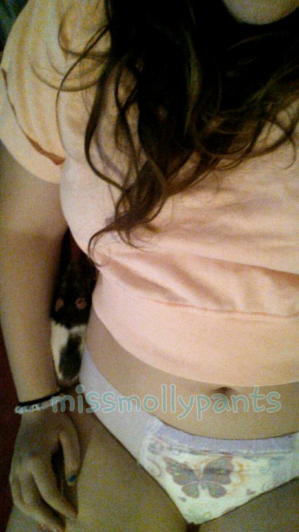 missmollypants:  Me and Bmo are cuddling. (: I found a tumor on her the other day, which means her life is getting closer to it’s end, so I’m trying to spend as much time with her as I can.  She lived three long rat years. I’m gonna miss her when