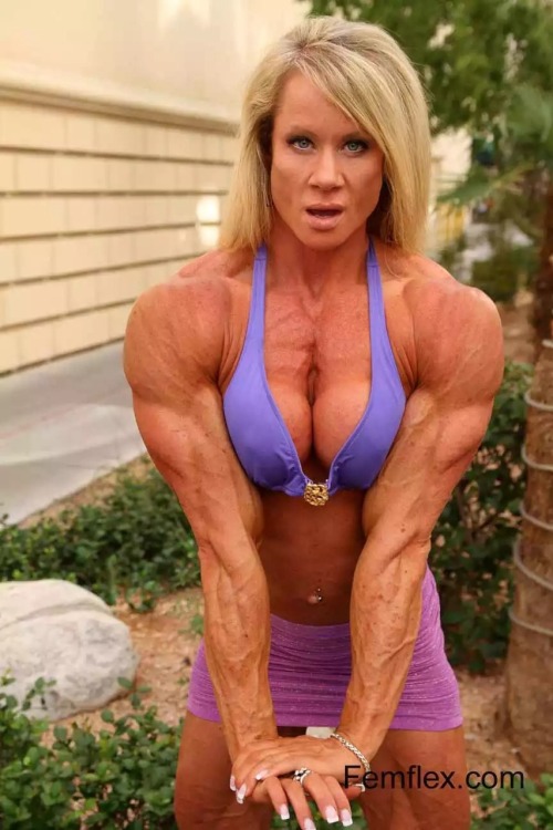 zimbo4444:  ..Lisa Giesbrecht.. 💪👸👍 