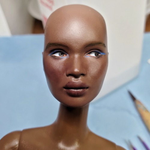 Today&rsquo;s doll update: finally painted some 1/6 factory heads. I&rsquo;d done the blushi