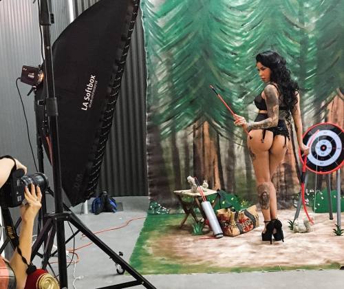 1nstagrambabes:  On set with @campoutmagazine 😍 shooting with @jericksonphoto, HMUA @rockwellbeauty  Special thanks to @thekingsfury for having me on this fun project! by elleaudra
