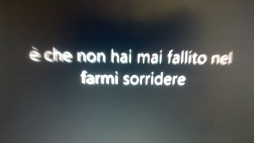 cercavomestessadentroalmare:  È che non hai mai fallito nel farmi sorridere.  dio santo.