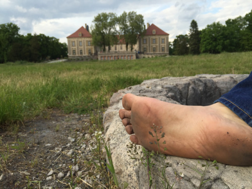 dreckigefuesse: Barefooted in nature