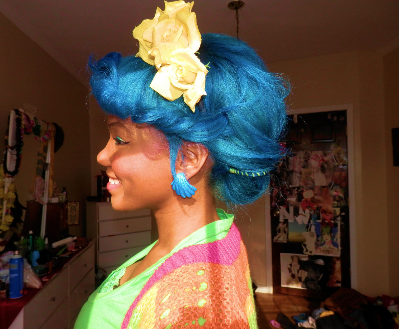 blackalternativehairandbeauty:  raychillster:   I dyed my hair blue yall.   I’ve