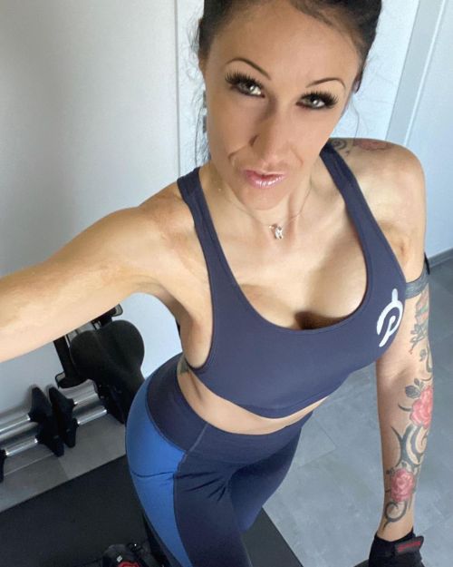 melideluxefitness:Ich starte jetzt sportlich ins Wochenende. Welche Sportart betreibt ihr und wie la