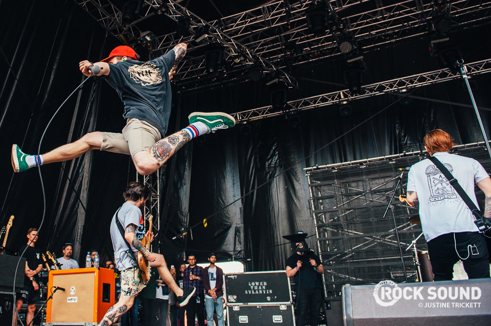 yourfavouritedevilentendu:    Neck Deep, Slam Dunk North, May 23 // Photo credit: