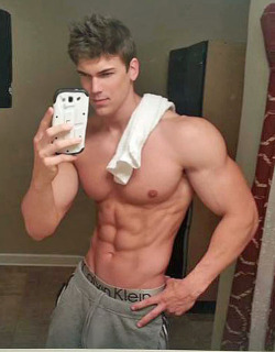 famous-dudes:  Chris Cannon****