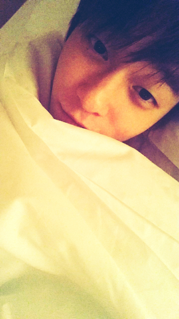 fyteensontop:   잘 도착했어요!오늘은 일찍 자야지~굿나잇 엔젤♡_♡  I arrived well!I have to sleep early today~Goodnight Angels♡_♡ trans. cr; fyteensontop 