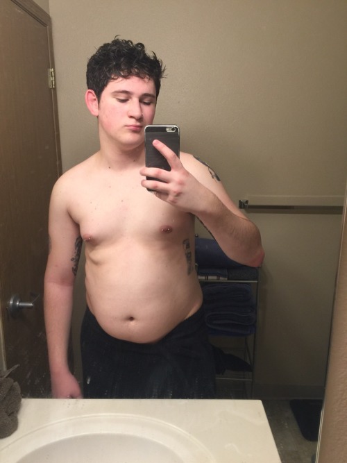 ryan-seth-michael:  Feeling big after a shower