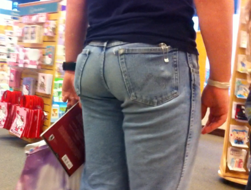 candidmaleass:  Hot Nerd Ass in Jeans @ Barnes & Noble http://candidmaleass.tumblr.com/ 