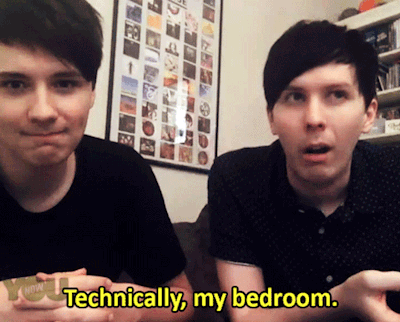 amazingemmaisonfire:  Am I the only one that caught this