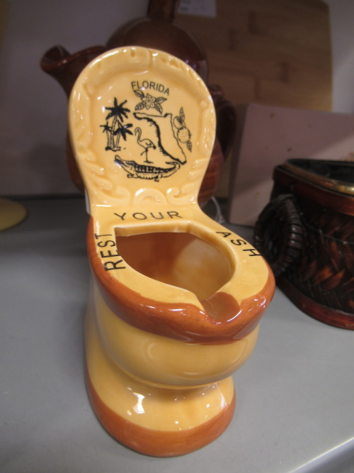 Shiftythrifting:  I Did Not Purchase This And Now I Wish I Had. An Ashtray In The