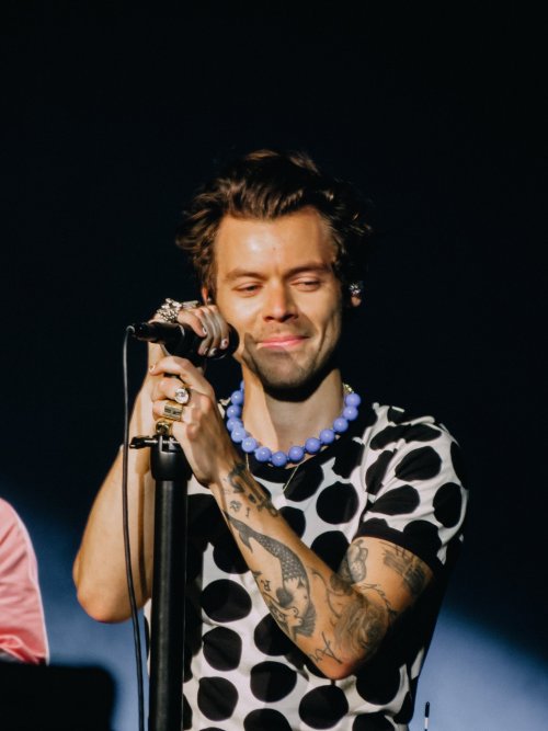 stylesnews: Harry on stage at ONO London - 24/05