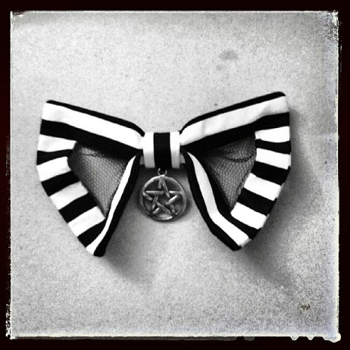 Helluw! New bow from Bowsdontcry. For more, go to www.facebook.com/bowsdontcry #bowsdontcry #bow #bo