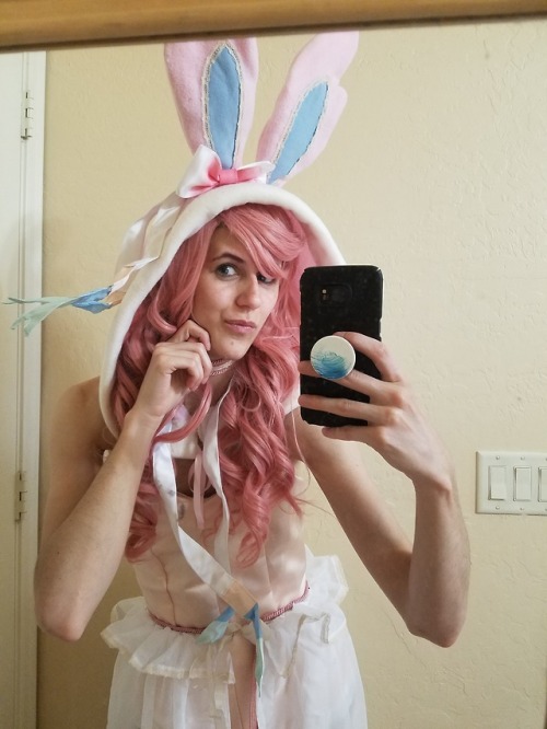 Progress photos of my Sylveon Goddess cosplay that I’m doing for Saboten this year. Still need