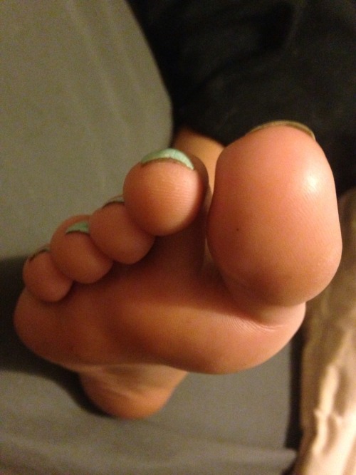 foot-goddess-tm: I want your mouth wrapped around my toes and you to suck them like you were sucking