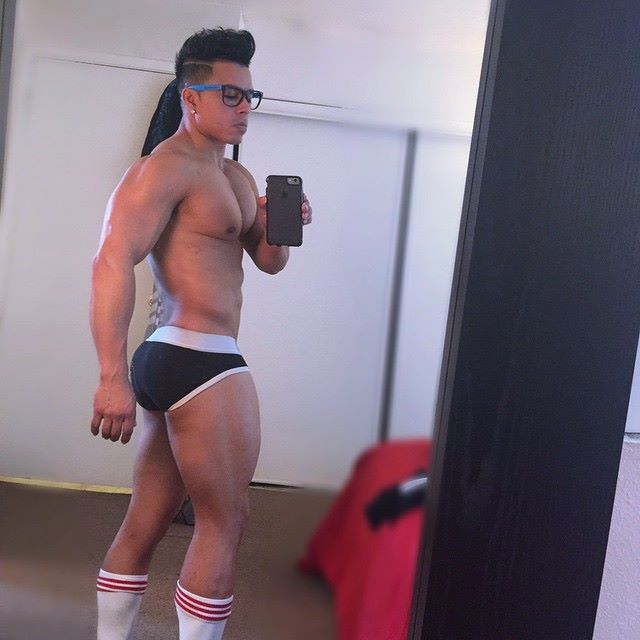 carmenvita:amantedenalgones:Rico culoncito.  carmenvita   