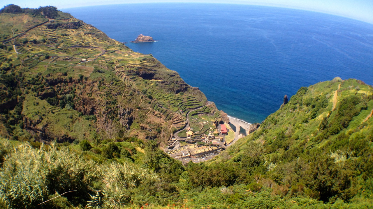 wulkaniczne góry wyrastające prosto z oceanu - to chcieliśmy zobaczyć
/
purpose of our raid were volcanic mountains growing straight out of the ocean