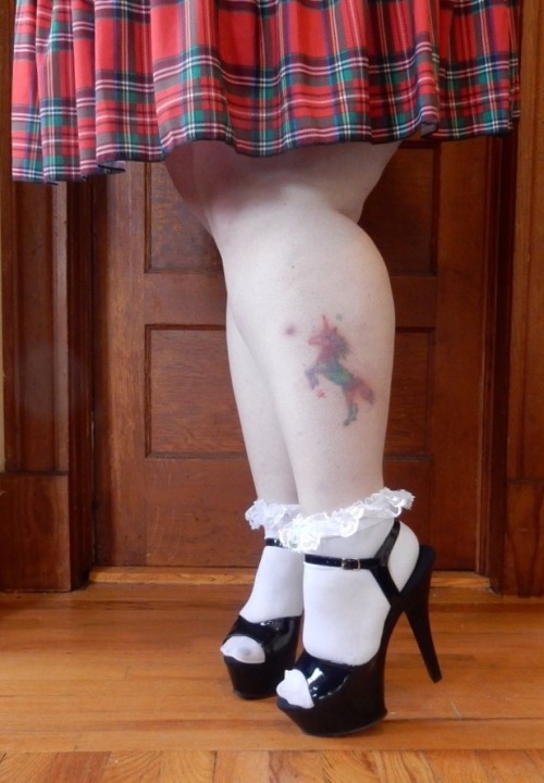 submissivefeminist:  I don’t feel tardy.   18+ Blog | Spoil Me 