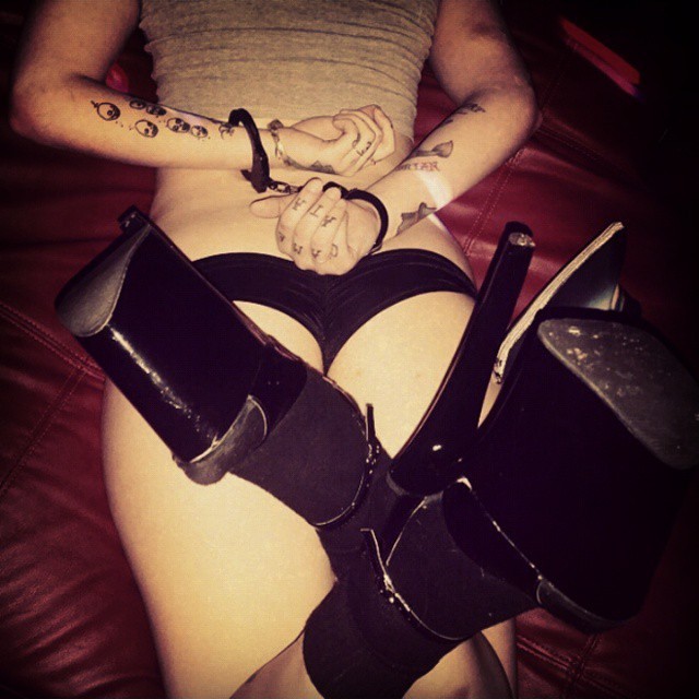 stripper-locker-room:  datwerkqueen