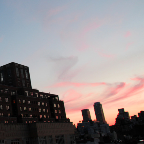 lov-eswift:  Sunset in New York City | 7/20/16 