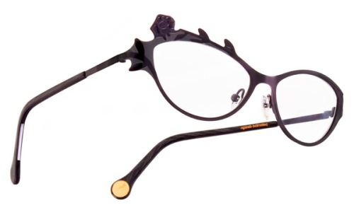 thelittlespookyone:Gothy glasses….and samuri glasses just cuz!I love them all! but especially the fi